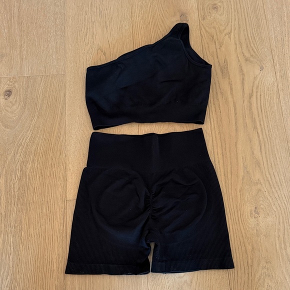 Amazon Black One-Shoulder Ribbed Athletic Set - Picture 2 of 3